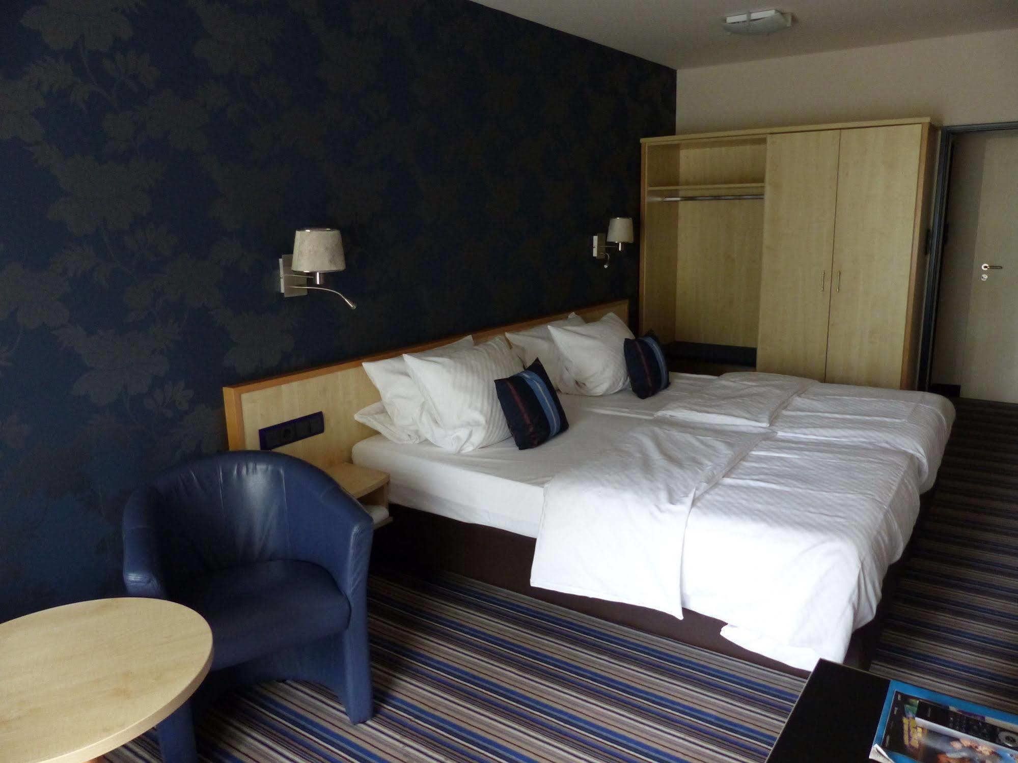 Der Heidehof Conference & Spa Resort Gaimersheim Bagian luar foto